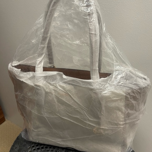 Michael Kors Large Gilly Tote Shoulder
Bag Vanilla - Picture 2 of 7